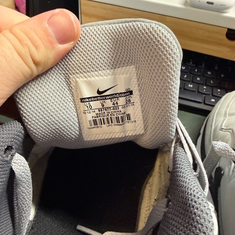 Nike Air Max LTD 3Light Gray and Black Sneakers - Picture 5 of 7
